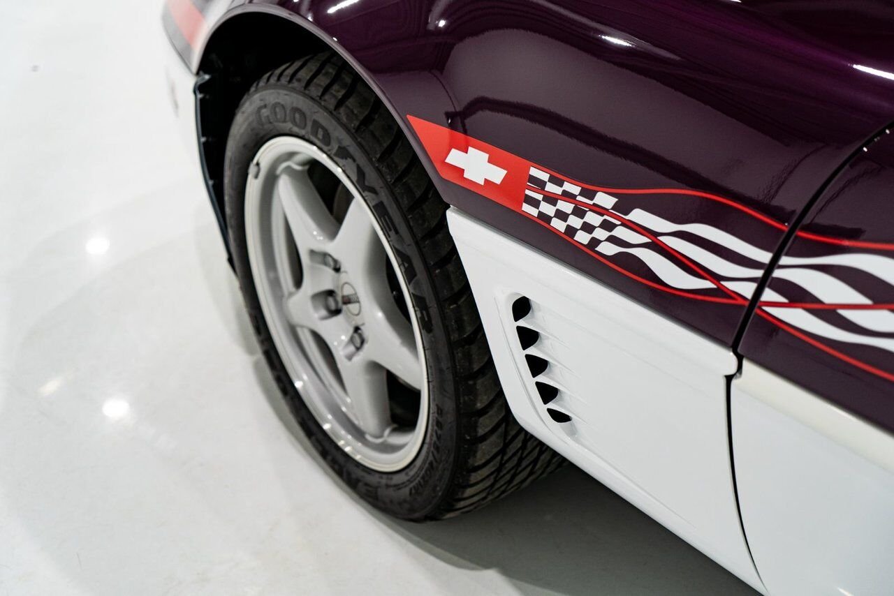 Chevrolet Corvette *PRIX EN USD* RPO Z4Z PACE CAR PRESENTED IN DELIVERY PACKAGING WITH ONLY 192MILES (307KM) FROM NEW 1995 Blanc Montréal - photo #52