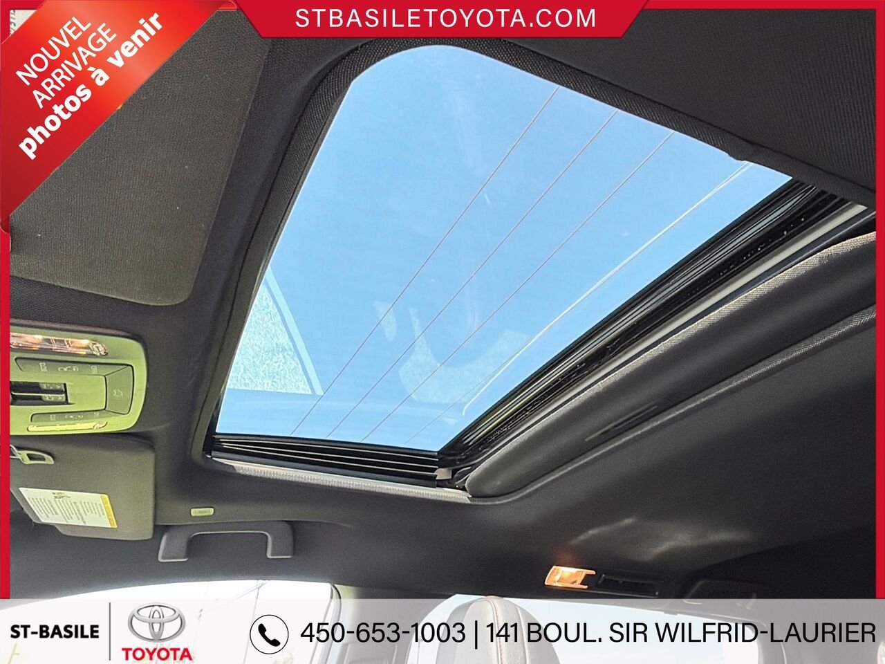 TOYOTA SIENNA 2025 Blanc Saint-Basile-le-Grand - photo #6