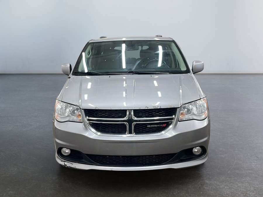 2018 Dodge GRAND CARAVAN Crew Grey