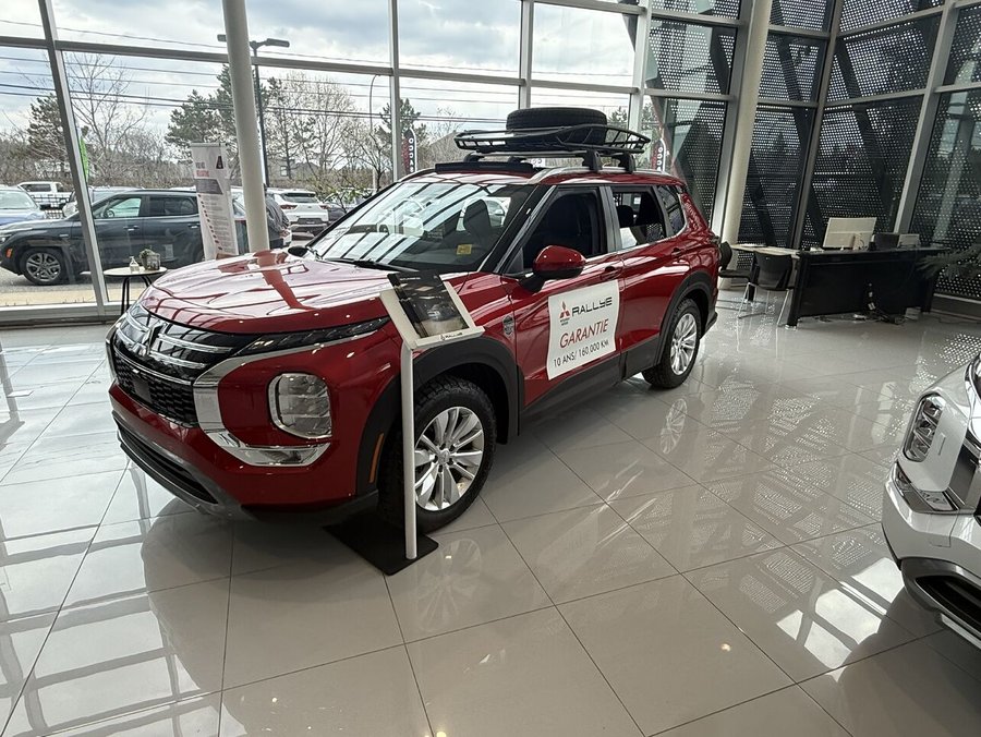 MITSUBISHI Outlander SE 2026 Rouge diamant