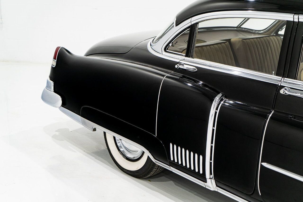 Cadillac Fleetwood Unrestored factory black paint **PRICE IN USD** 1951 Noir Montréal - photo #42