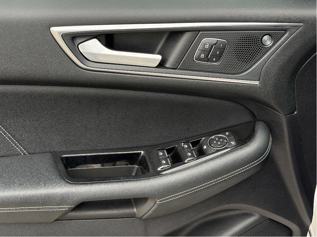 2019 Ford Edge ST White Gatineau - photo #9