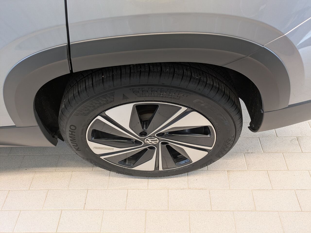 2024 Volkswagen Taos Grey Gatineau - photo #4