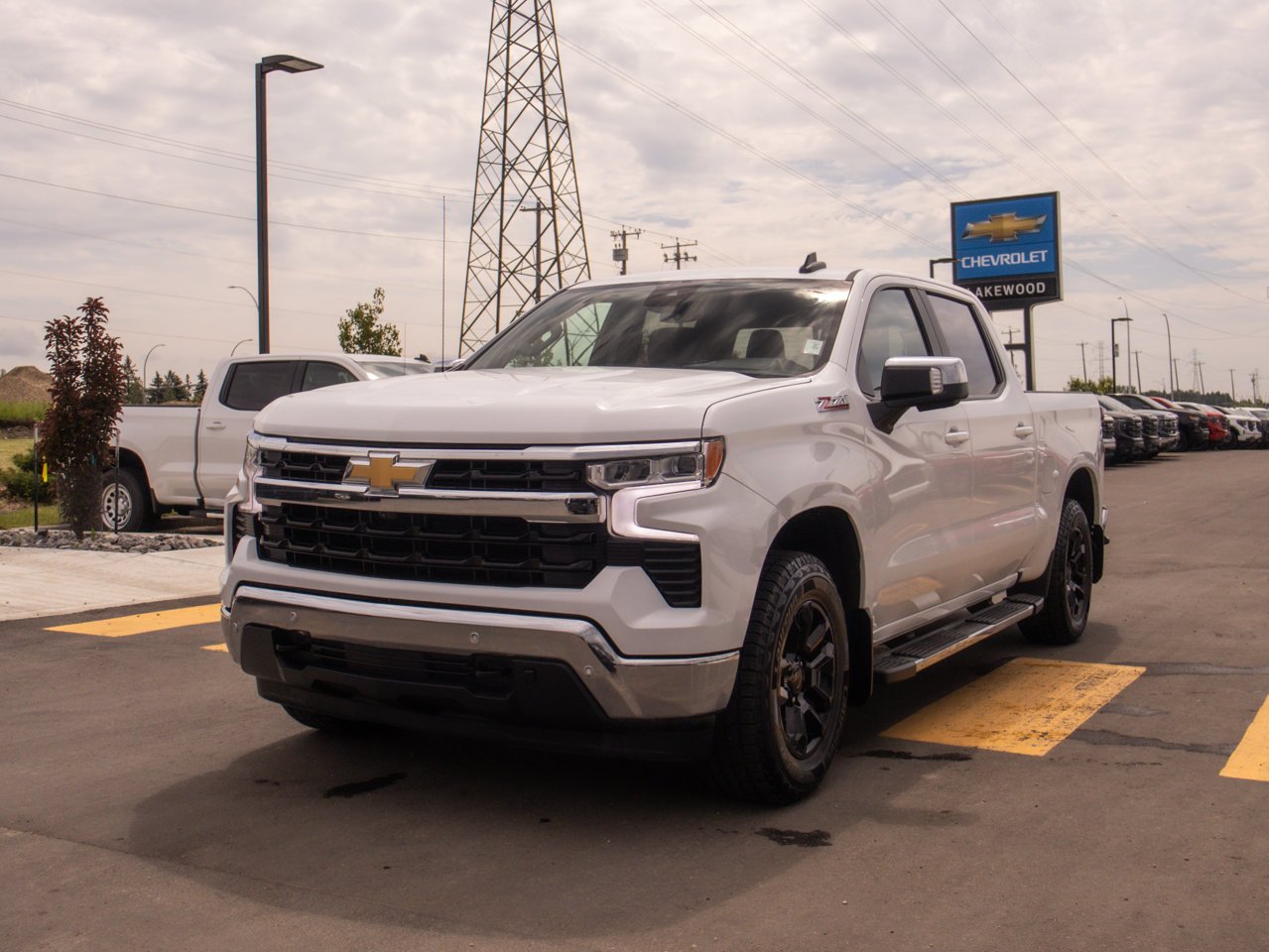 2024 Chevrolet Silverado 1500 4WD Crew Cab 147 LT White Sherwood Park - photo #3