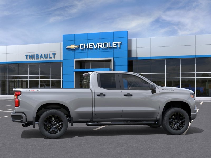 CHEVROLET SILVERADO 1500 Custom cabine double 4RM 147 po 2026 Gris Sherbrooke - photo #4
