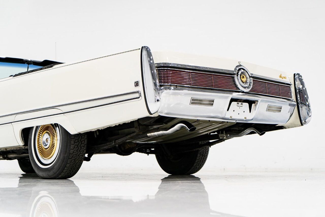 Chrysler IMPERIAL Unrestored with only 31,056 original miles **PRICE IN USD** 1968 Blanc Montréal - photo #47