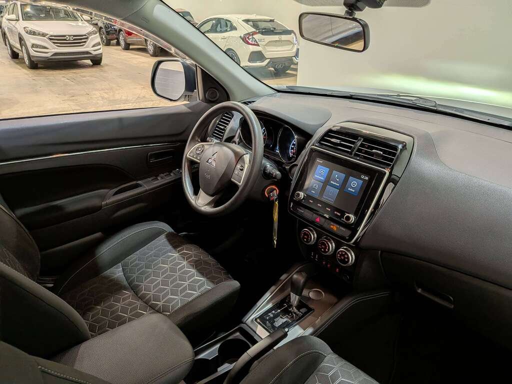 2023 Mitsubishi RVR ES FWD White Val-David - photo #13