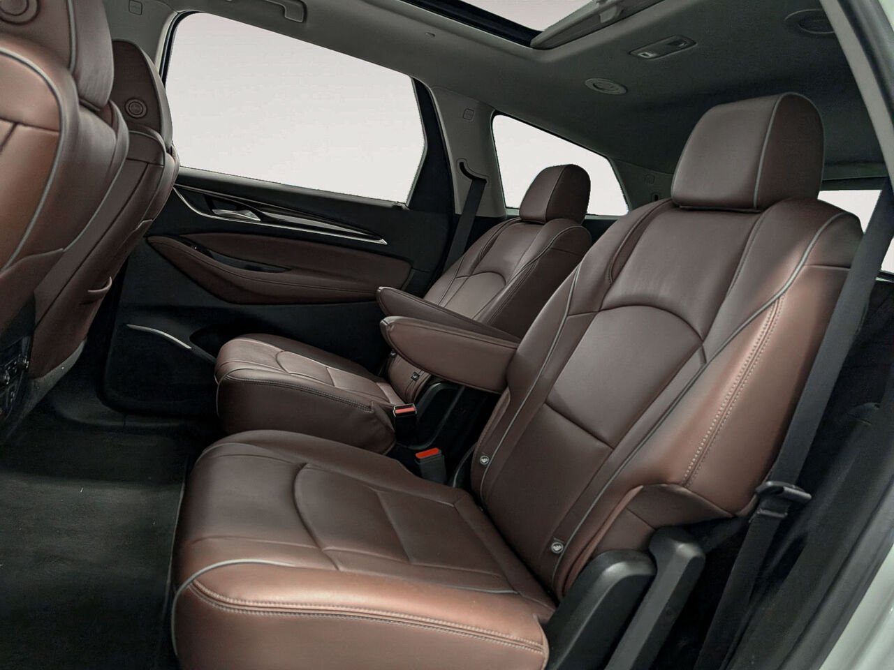 BUICK ENCLAVE AVENIR AWD 7 Places Toit Ouvrant 5000lbs Capacité Remorquage 2020 Blanc Sherbrooke - photo #11