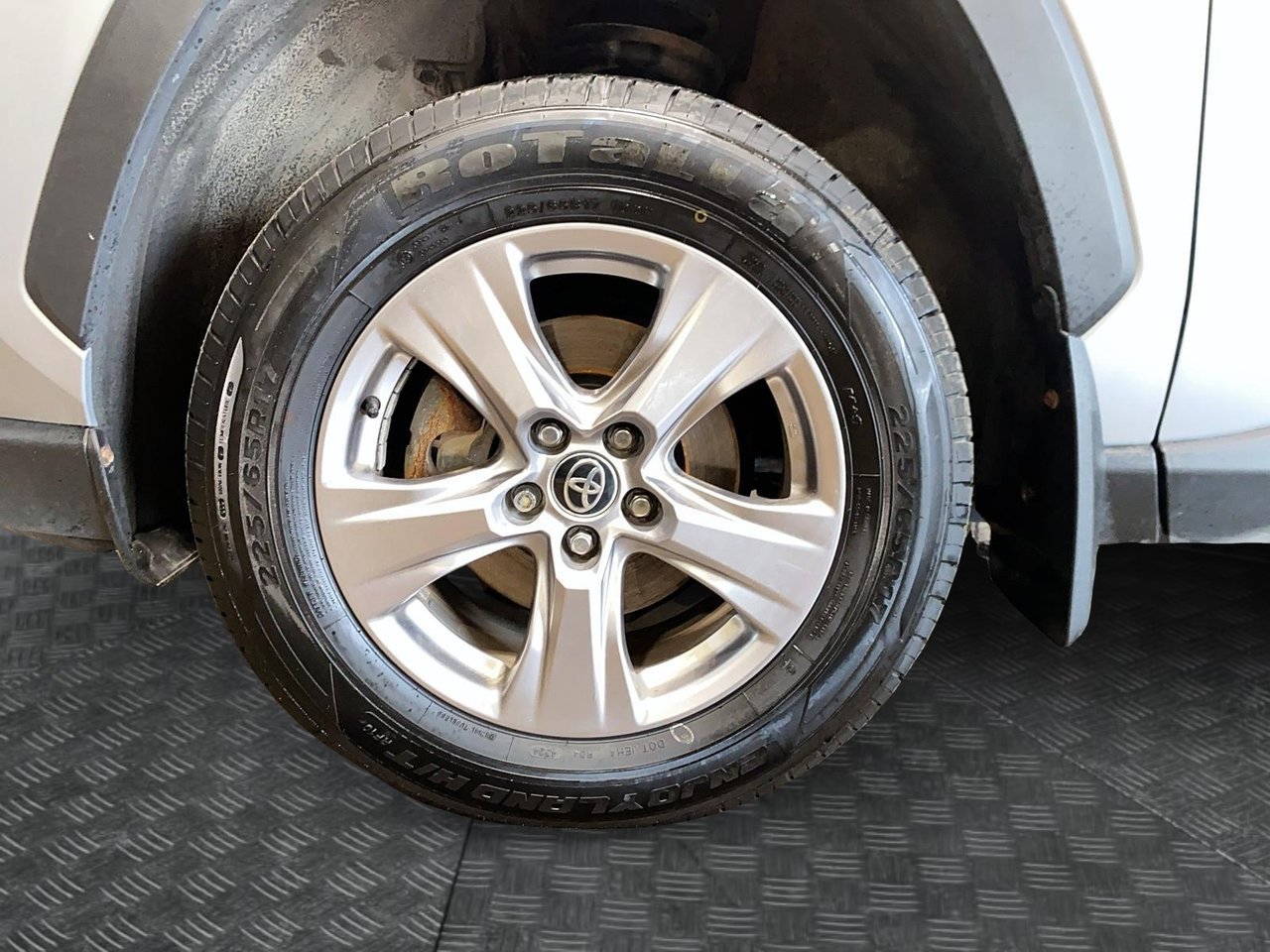 Toyota RAV4 NIV 2T3BWRFV8NW145207 2022 Gris Chicoutimi - photo #5