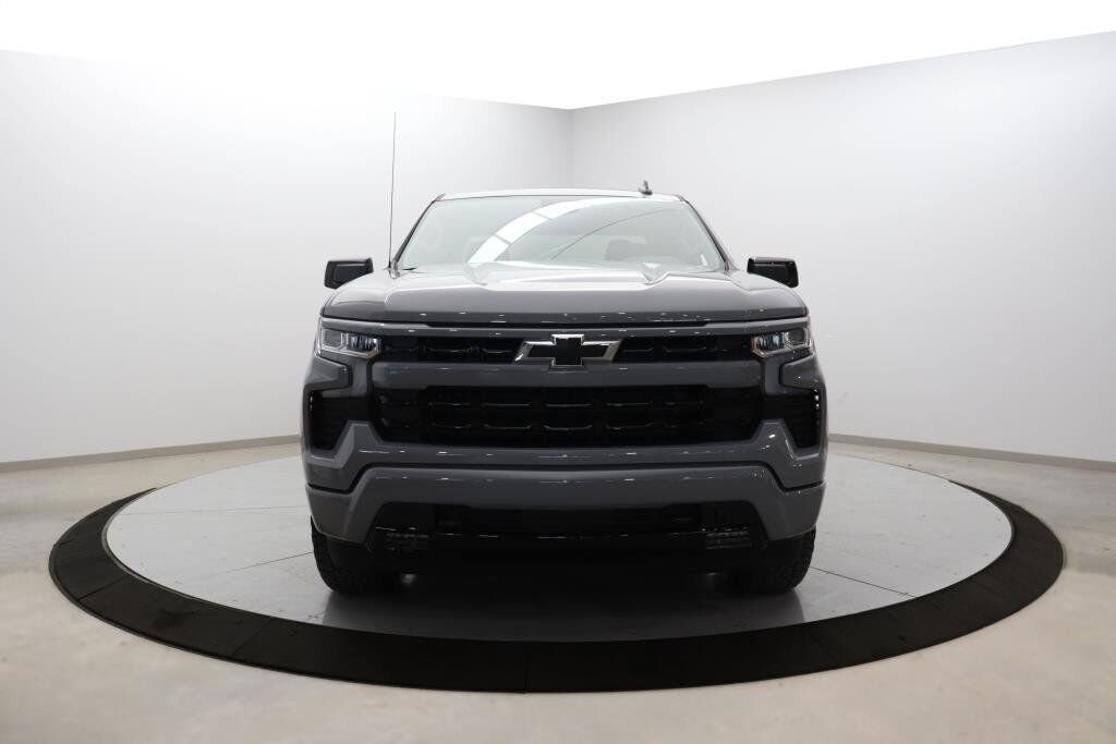 Chevrolet Silverado 1500 NIV 1GCUDEED8RZ166970 2024 Gris Baie-Comeau - photo #1