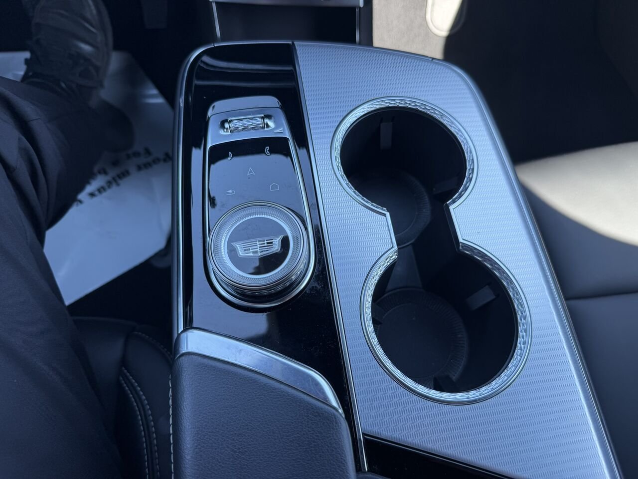 Cadillac LYRIQ Tech FINANCEMENT À PARTIR 0.99% 2024 Gris Laval - photo #26