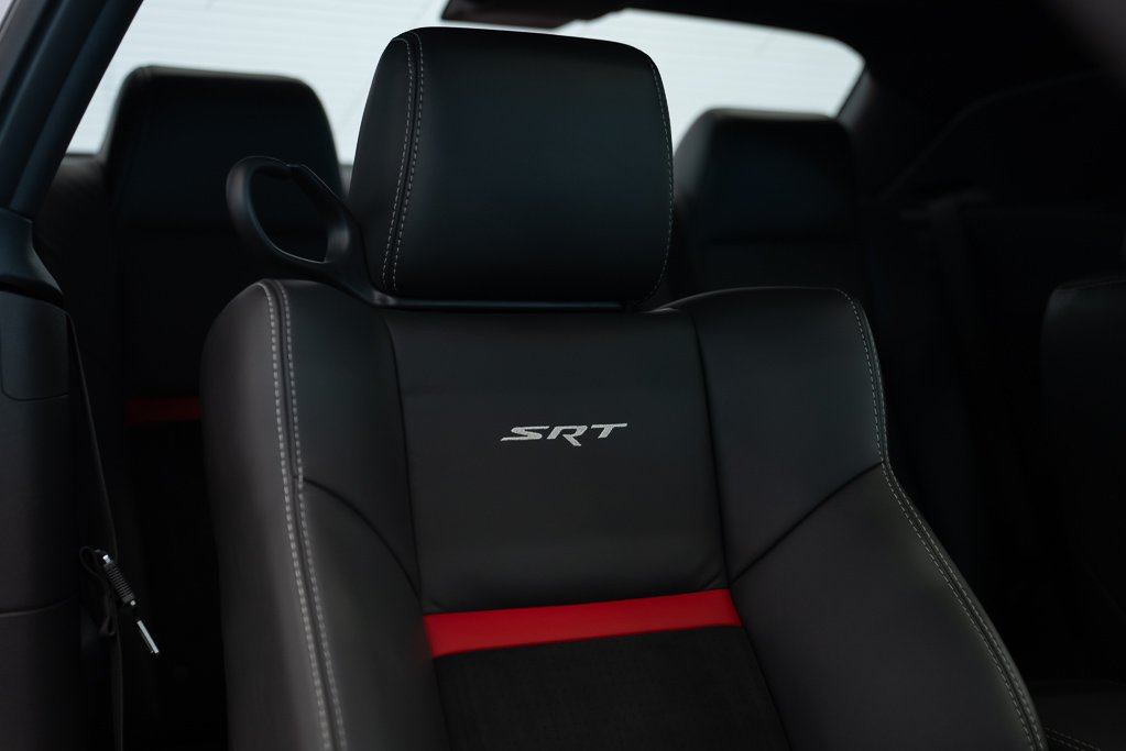 2010 Dodge Challenger Coupé 2 portes SRT8 MANUAL *PRICE IN USD* Red Kirkland - photo #22