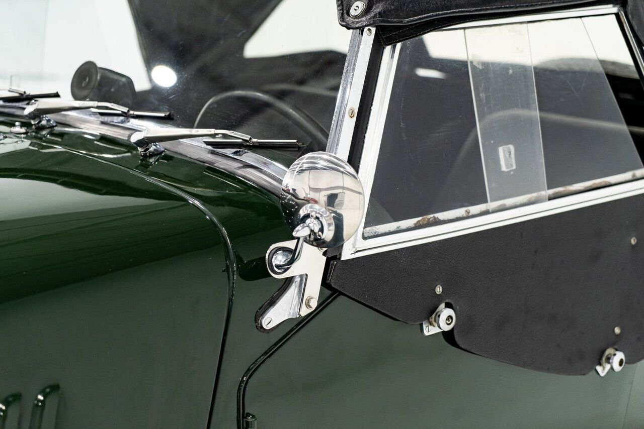 1970 Morgan Plus 8 Unrestored with only 7137km (4435miles) | PRIX EN USD Green Montreal - photo #35