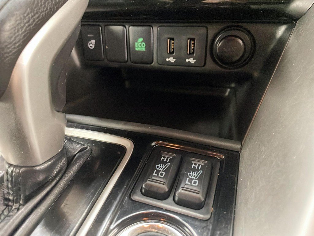 Mitsubishi Eclipse 2018 Argent Amos - photo #17