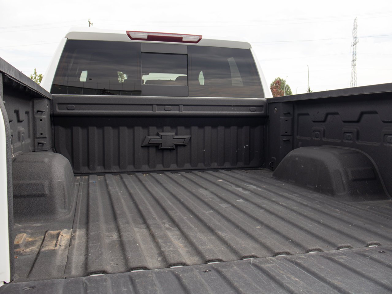2024 Chevrolet Silverado 1500 4WD Crew Cab 147 LT White Sherwood Park - photo #10