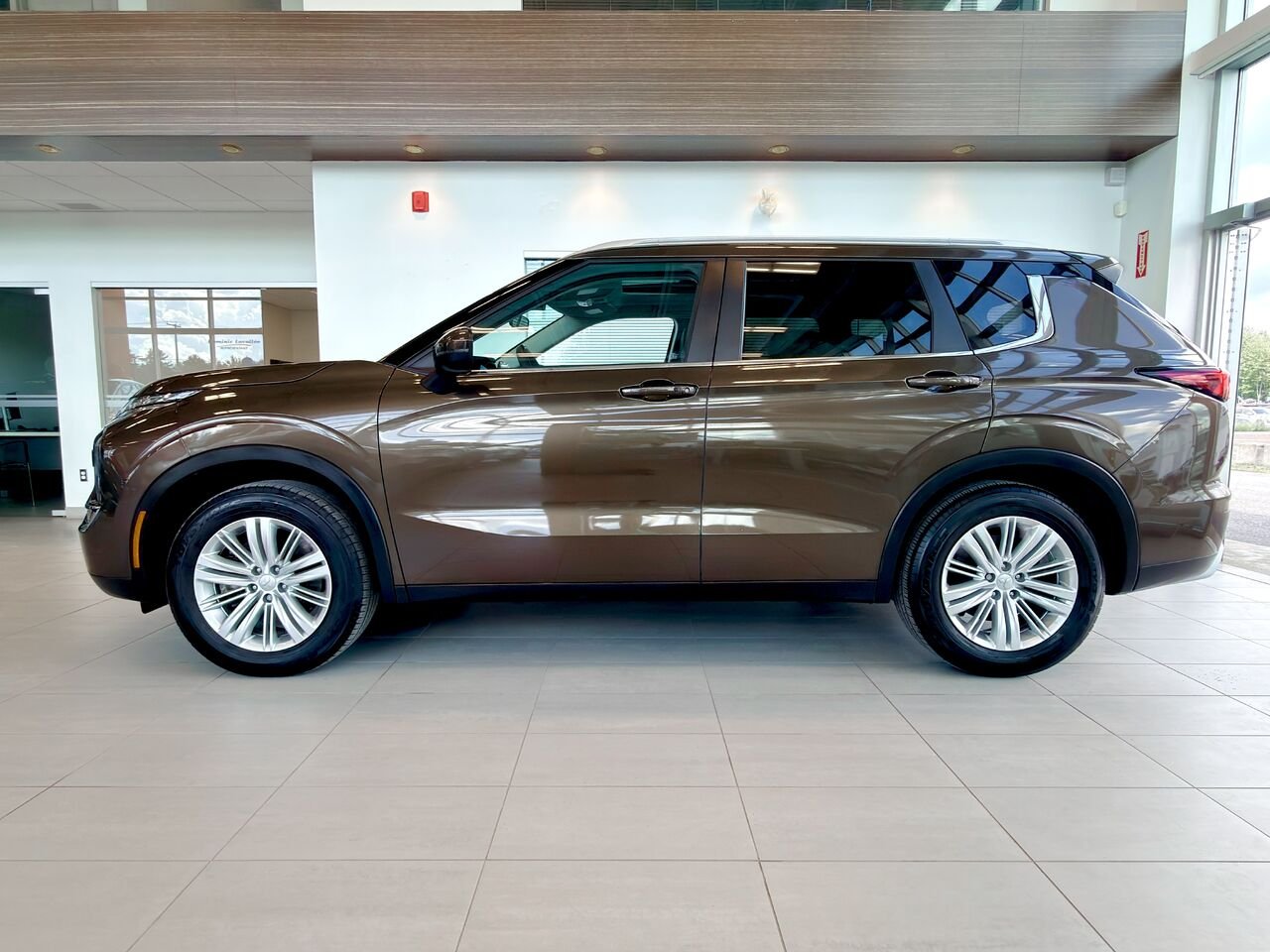 2024 Mitsubishi Outlander Bronze Notre-Dame-des-Prairies - photo #7