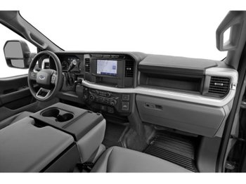 Ford Super Duty F-350 à roues arrière jumelées XL
