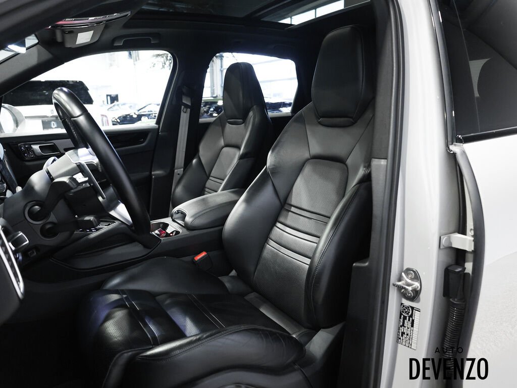 2020 Porsche Cayenne Silver Saint-Eustache - photo #14