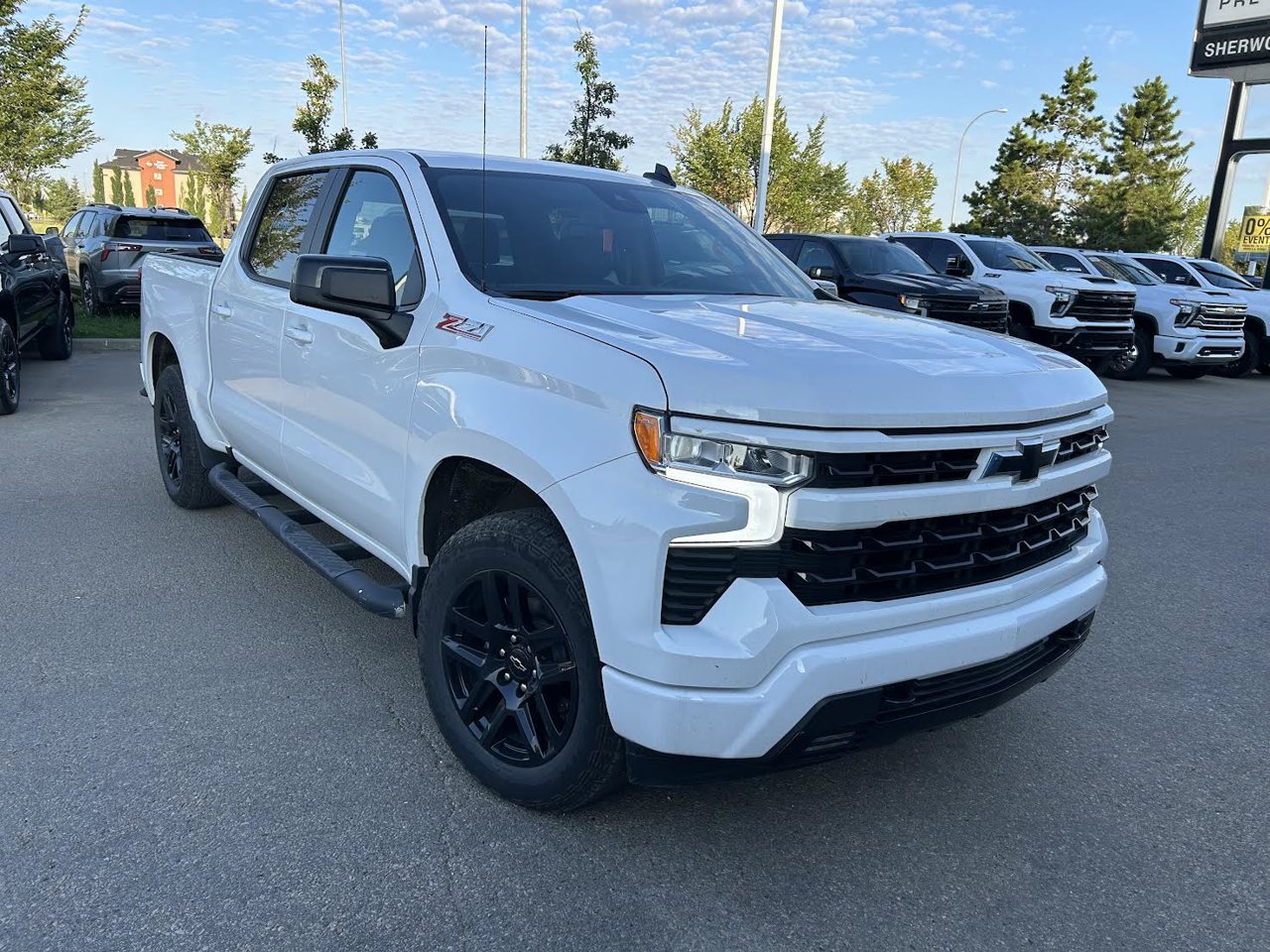 2024 Chevrolet Silverado 1500 4WD Crew Cab 147 RST White Sherwood Park - photo #1