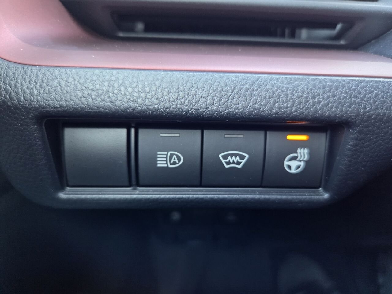 2025 Toyota PRIUS HYBRIDE BRANCHABLE White Mont-Laurier - photo #13