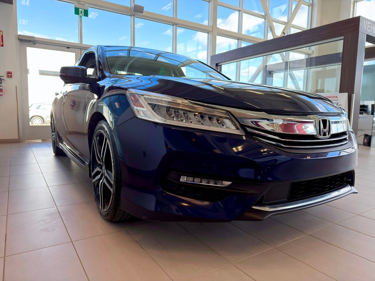 Honda Accord Sedan 2017 Bleu Notre-Dame-des-Prairies - photo #3