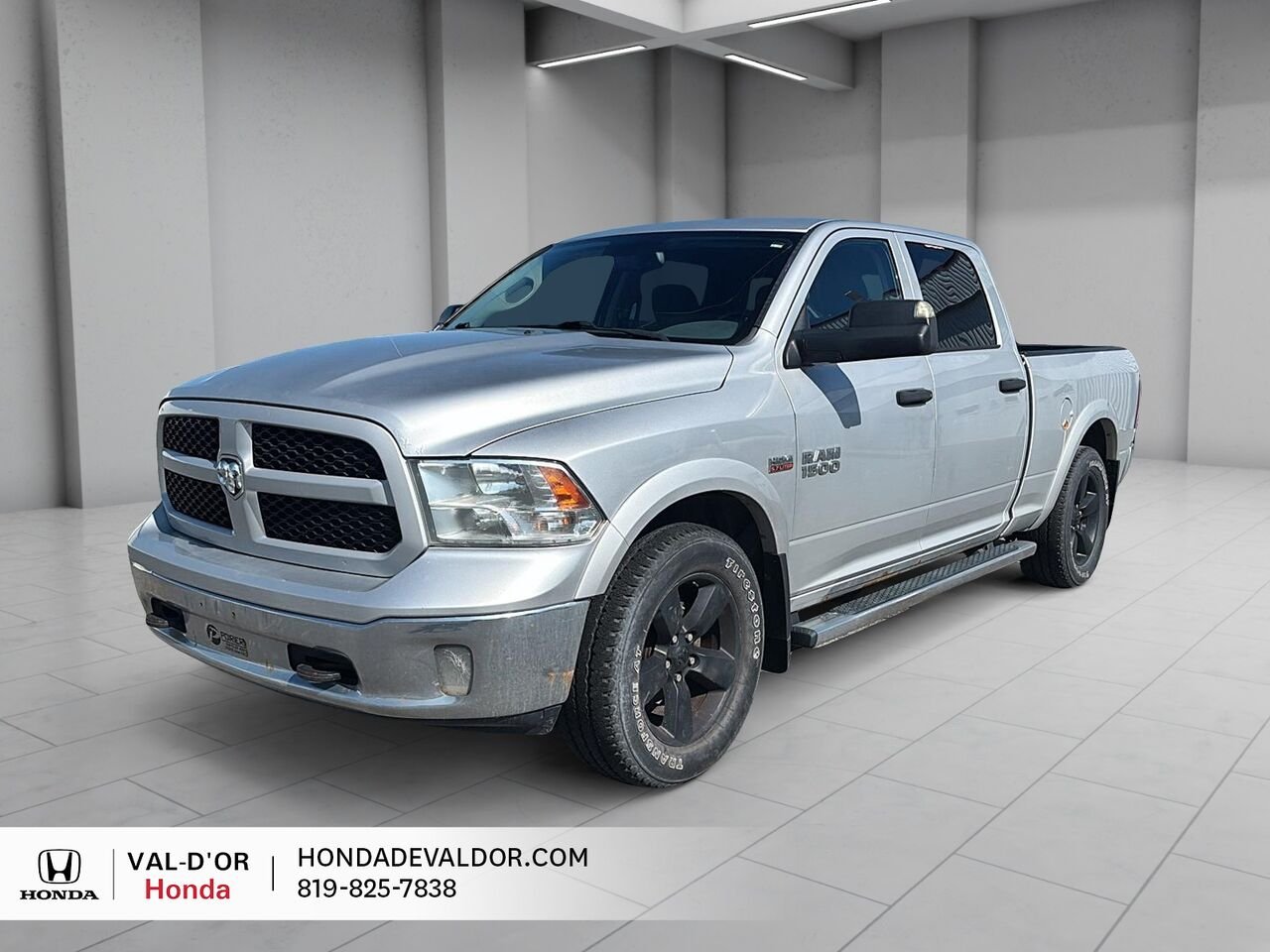 2017 Ram 1500 Cabine multiplaces 4RM, 149 po Outdoorsman Silver Val-d'Or - photo #0