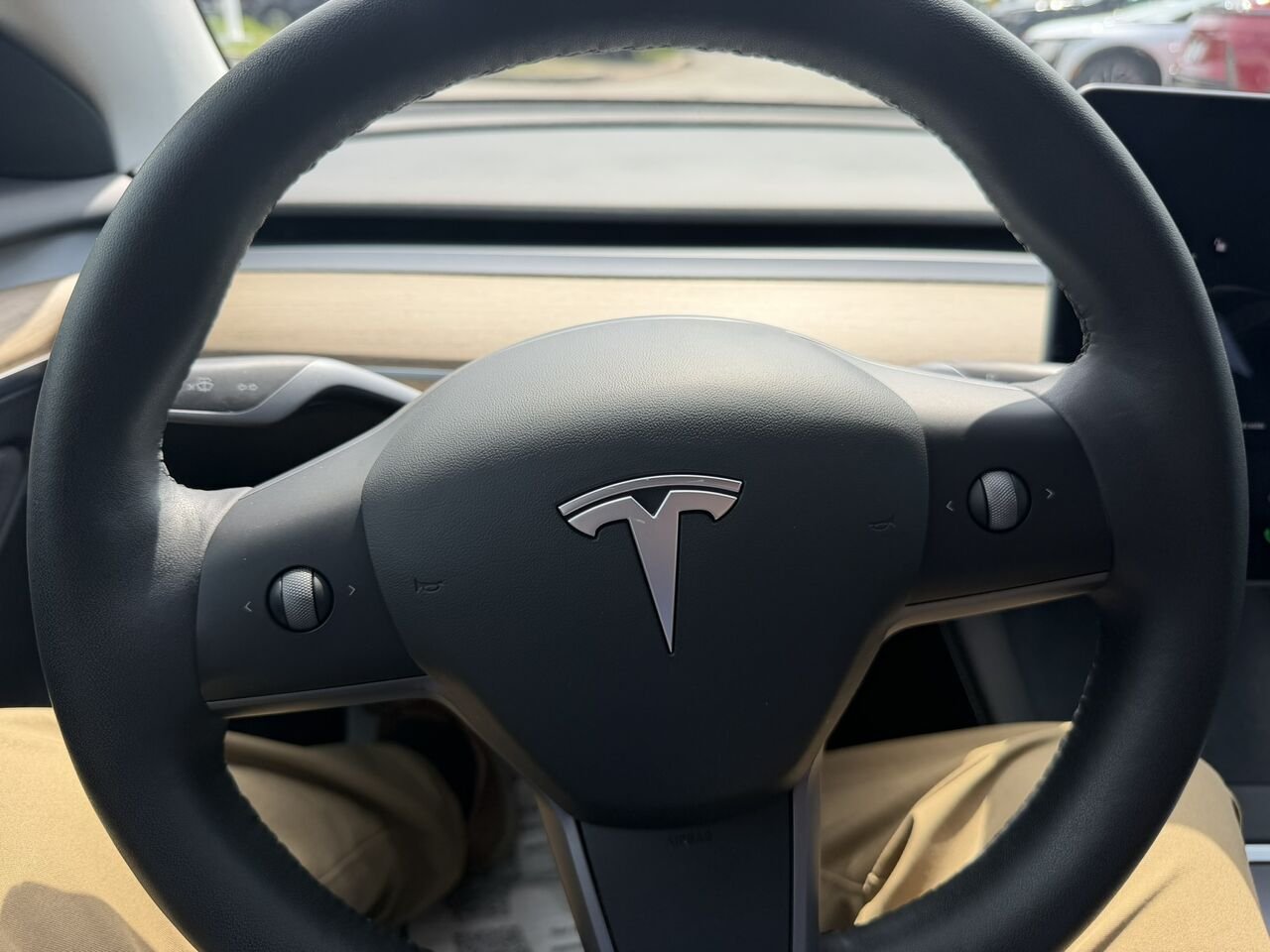 2021 Tesla Model 3 STANDARD RANGE PLUS Black Laval - photo #25