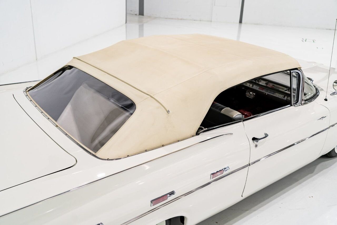 Pontiac PARISIENNE **PRIX EN USD** Fully restored with 261cu.in. and GM built sheet 1959 Blanc Montréal - photo #6
