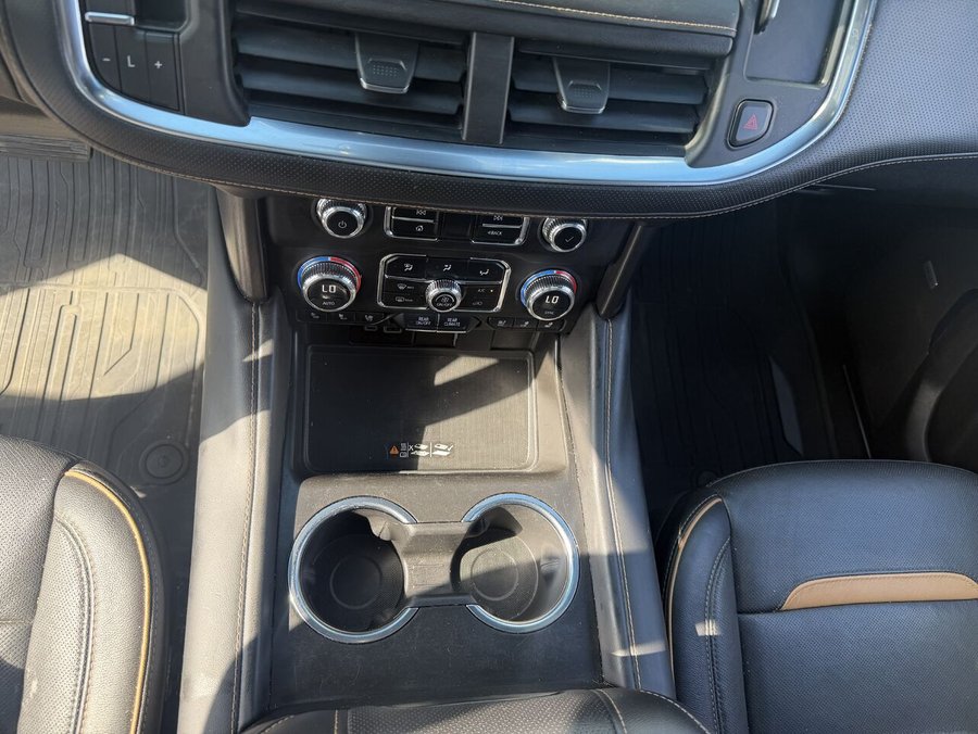 2023 GMC YUKON AT4 2023 White