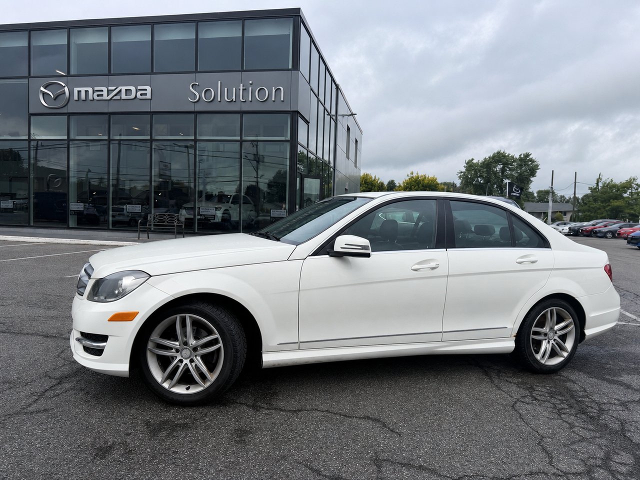 MERCEDES-BENZ C250 JAMAIS ACCIDENTÉ / AWD (4X4) / BLUETOOTH 2012 Blanc Châteauguay - photo #0