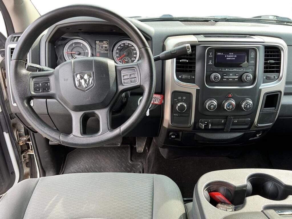 2015 Ram 2500 VIN 3C6UR5JL7FG623673 White Chicoutimi - photo #12