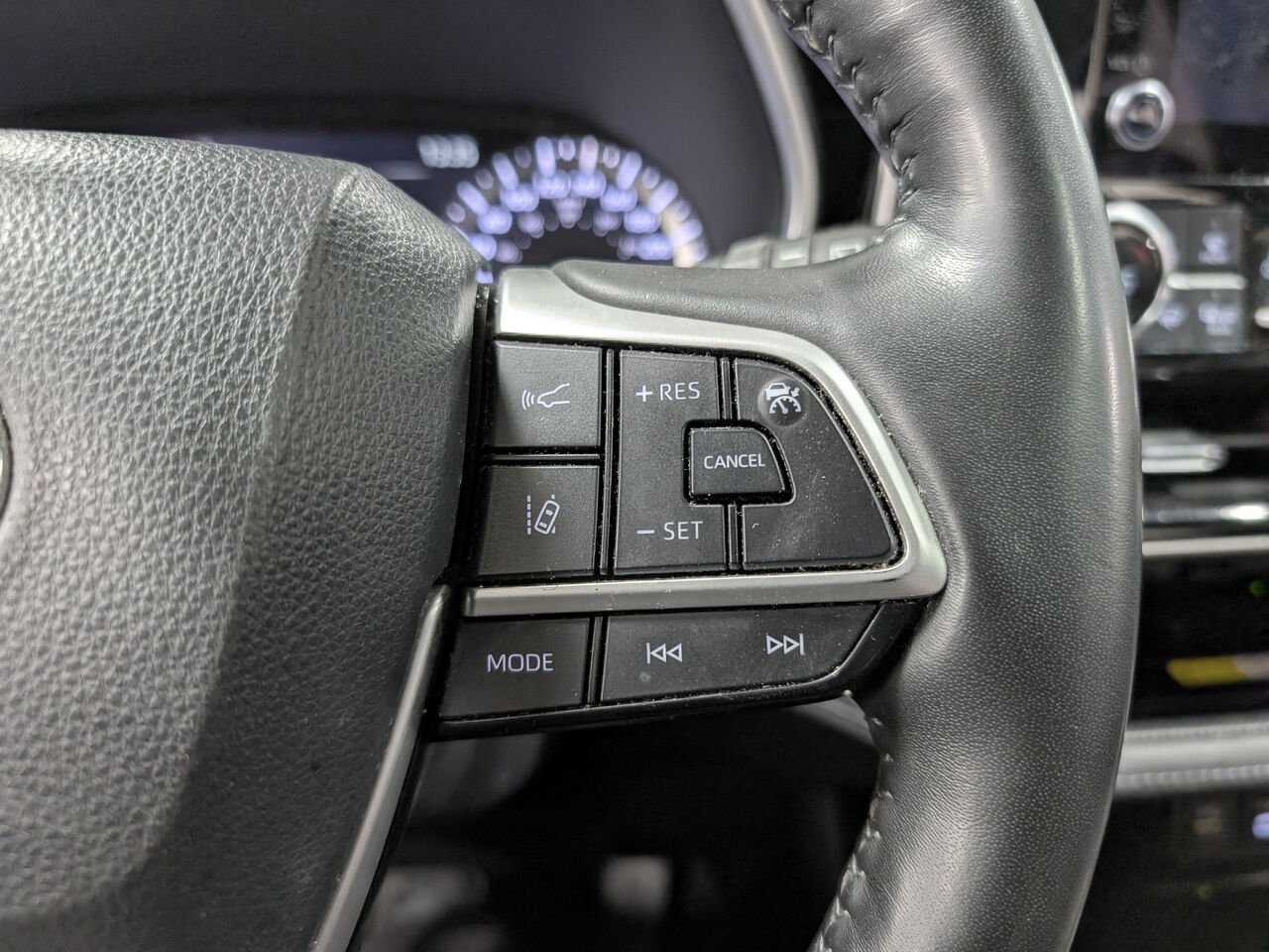 2023 Toyota Highlander 5TDKDRBH3PS510077 Wind Chill Pearl Sherbrooke - photo #14