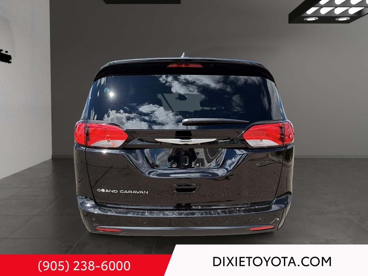 2026 Chrysler Grand Caravan SXT / CLEAN CARFAX / Black Mississauga - photo #4