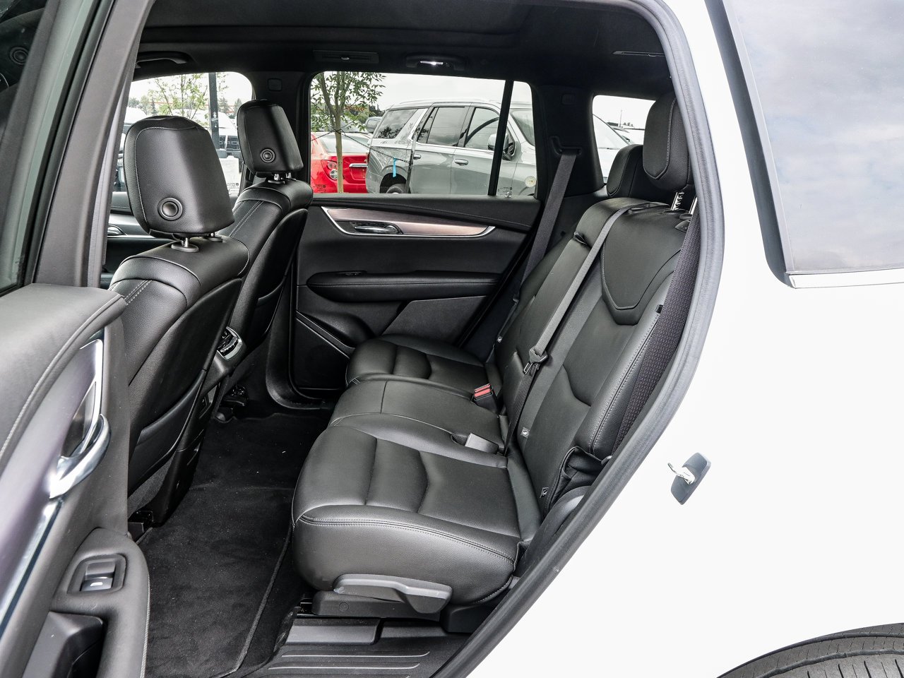 2024 Cadillac XT6 AWD 4dr Luxury White Sherwood Park - photo #34