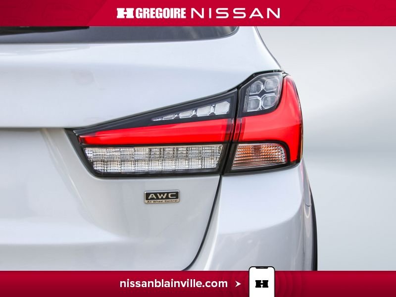 2022 Mitsubishi RVR White Saint-Eustache - photo #26