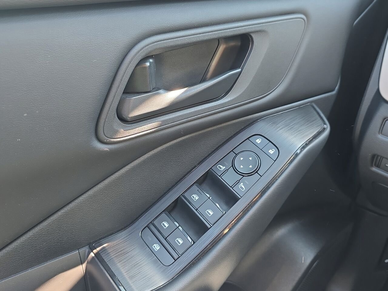 2024 Nissan Rogue S TI AWD, Cruise control, Sièges chauffant, écran tactile Black Val-David - photo #13