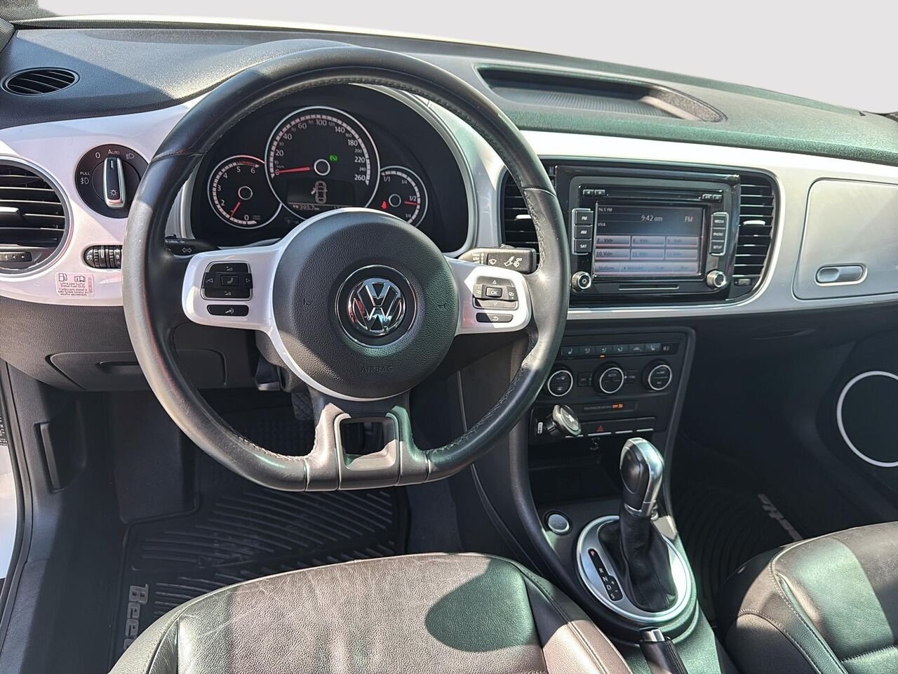 2015 Volkswagen Coupé Beetle White Rouyn-Noranda - photo #8