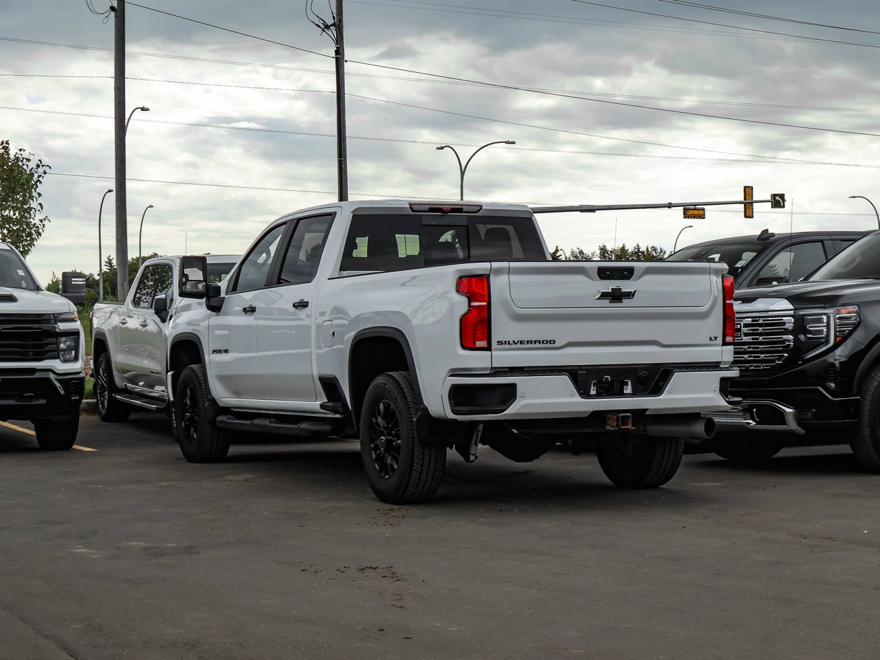 2024 Chevrolet Silverado 2500HD 4WD Crew Cab 159 LT White Sherwood Park - photo #5