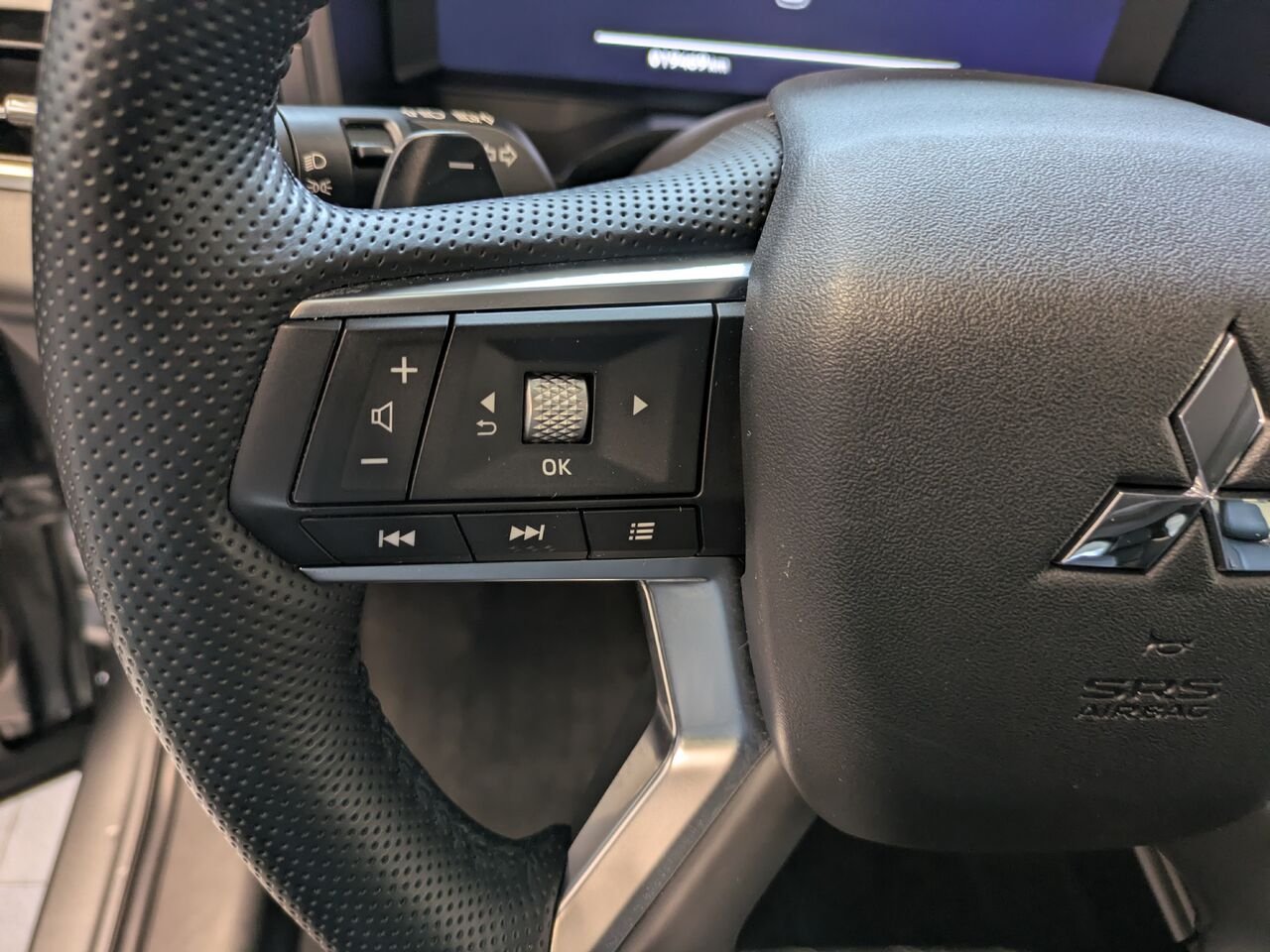2024 Mitsubishi Outlander Grey Gatineau - photo #6