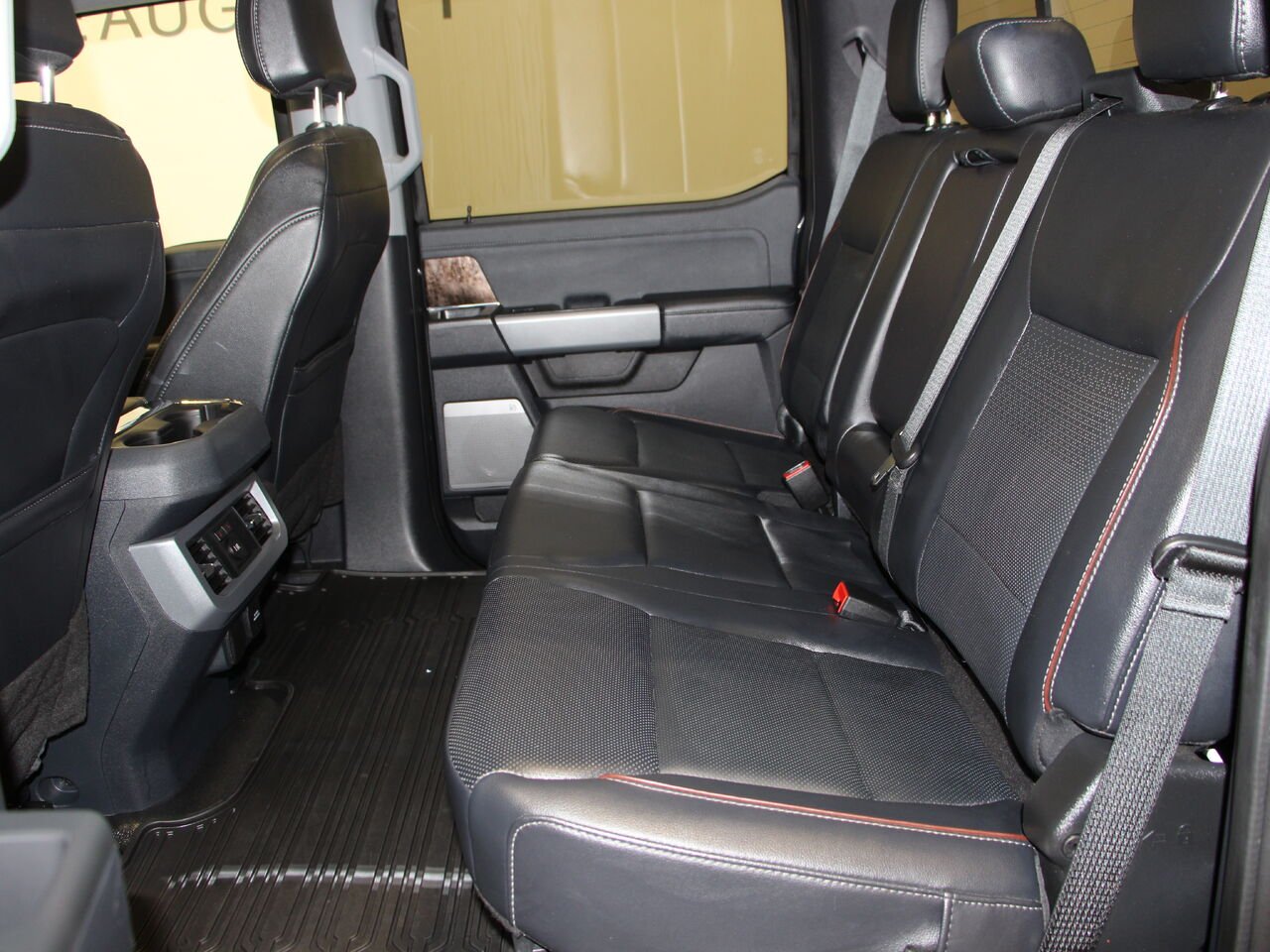 2024 Ford Super Duty F-250 SRW LARIAT F250 LARIAT CREW CAB Black Châteauguay - photo #7