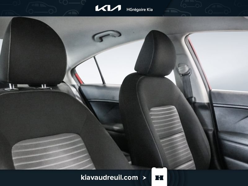 2017 Kia Forte Red Blainville - photo #24