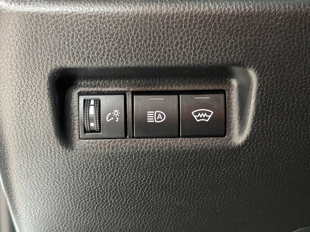 2024 Toyota RAV4 LE AWD White Val-David - photo #29