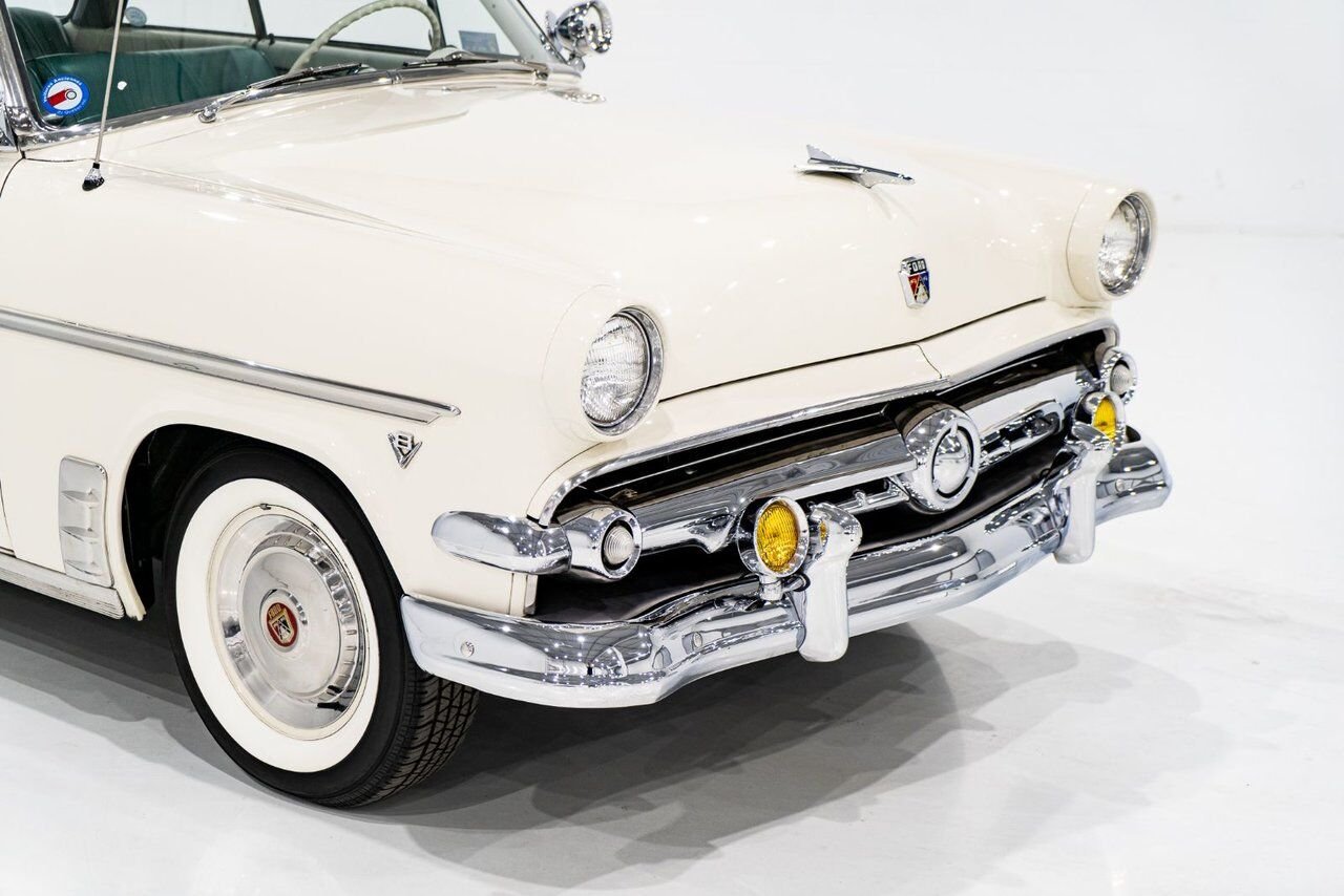 1954 Ford Crestline Skyliner rare glass top long term ownership White Montreal - photo #39