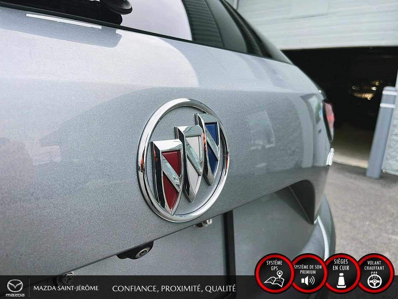 Buick Envision Essence | TOIT PANORAMIQUE | CUIR | AWD 2023 Gris Saint-Jérôme - photo #7