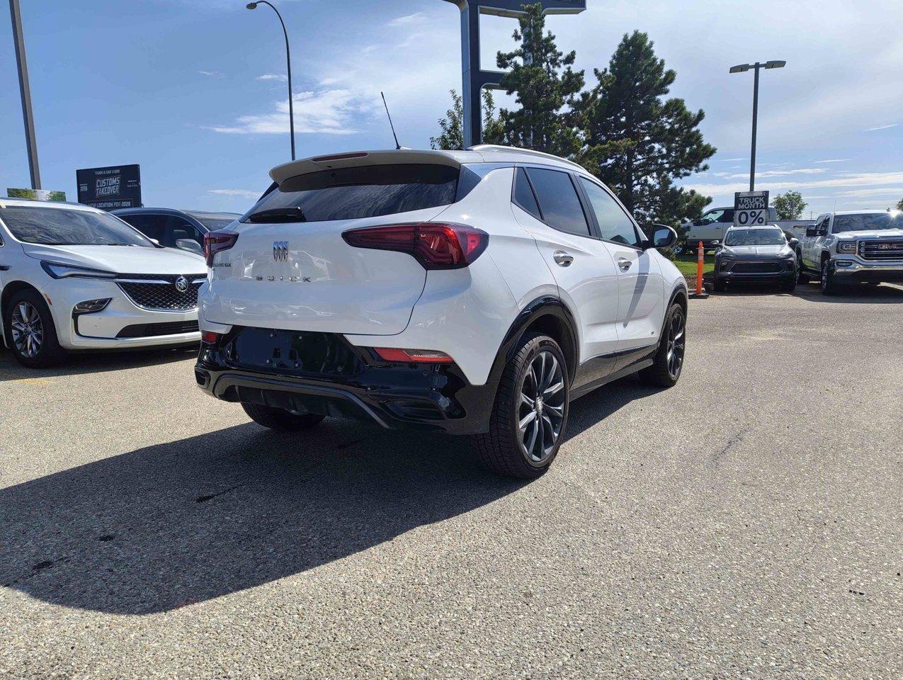 2025 Buick Encore GX AWD 4dr Sport Touring White Sherwood Park - photo #4