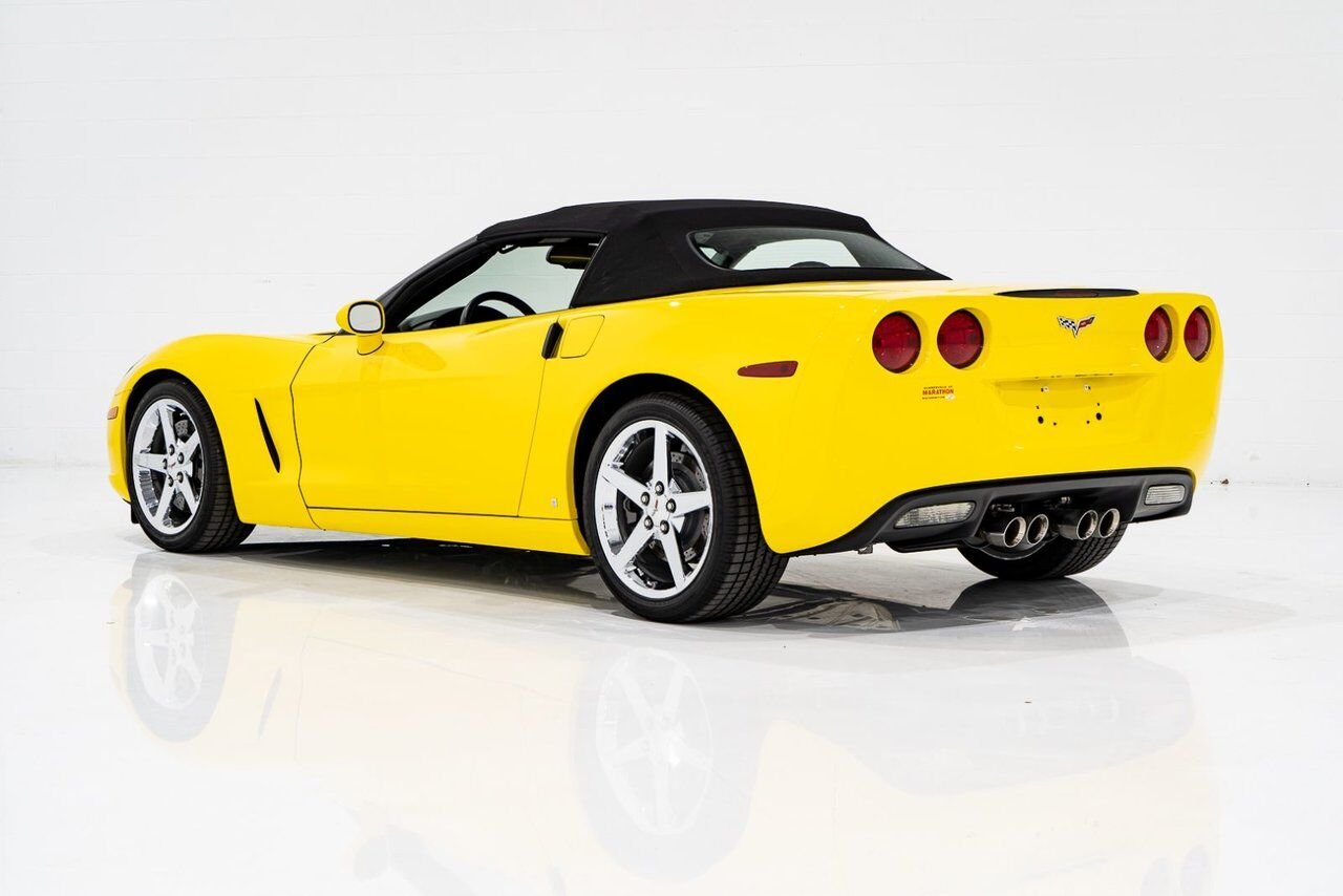 2008 Chevrolet Corvette PRIX EN USD | With Only 900km (563mi) From New With Window Sticker Yellow Montreal - photo #1