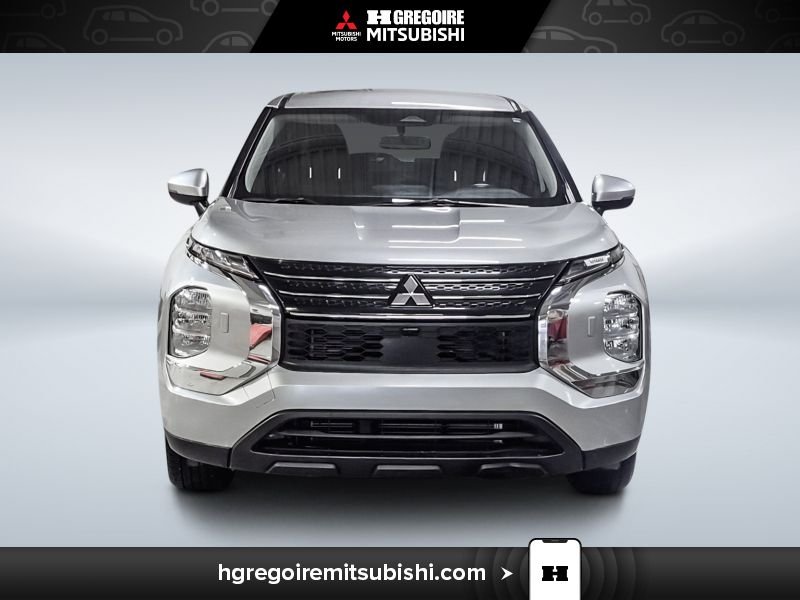 2022 Mitsubishi Outlander Grey Blainville - photo #1
