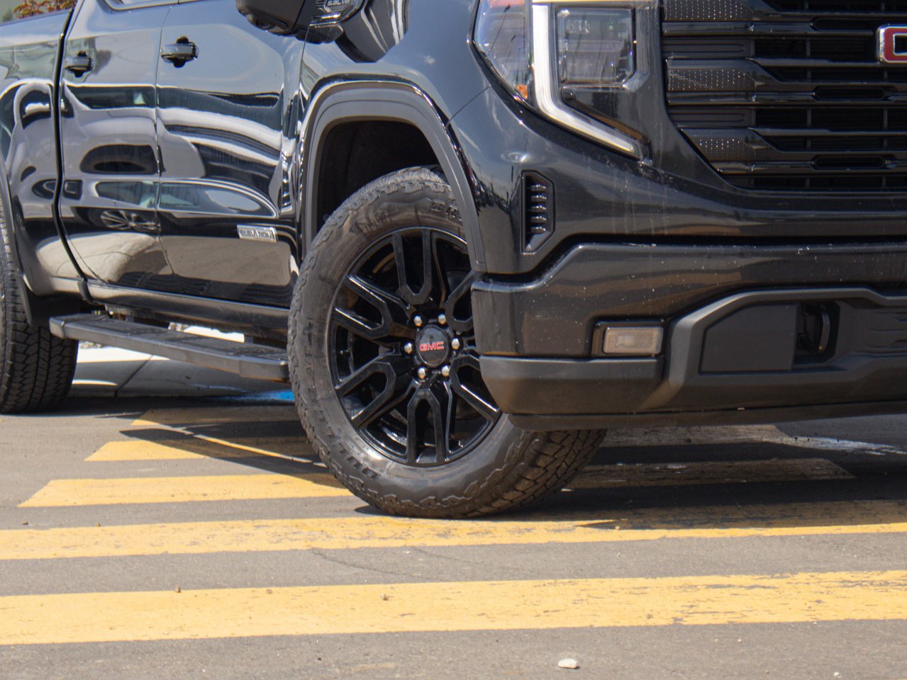 2022 GMC Sierra 1500 4WD Crew Cab 147 Elevation Black Sherwood Park - photo #5