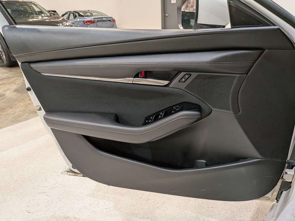 2019 Mazda Mazda3 Sport GS Auto FWD White Val-David - photo #32
