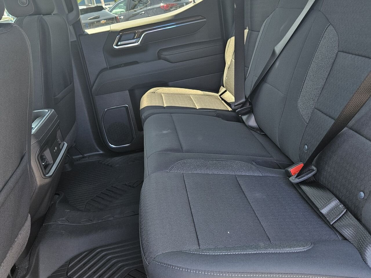 Chevrolet Silverado 1500 RST cabine multiplace 4RM 157 po 2026 Blanc sommet Thetford Mines - photo #12